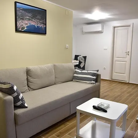 Marko Apartment *